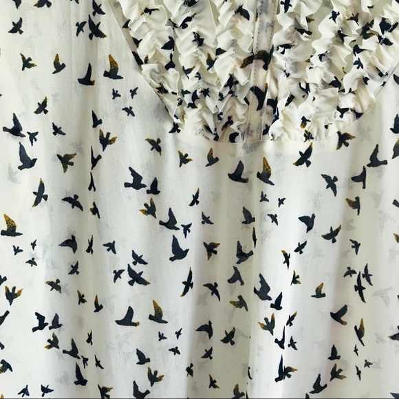 Lightweight Bird Pattern Blouse - Picture 4 of 7